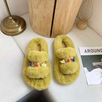 Papuci de puf pentru femei cu elemente 3D