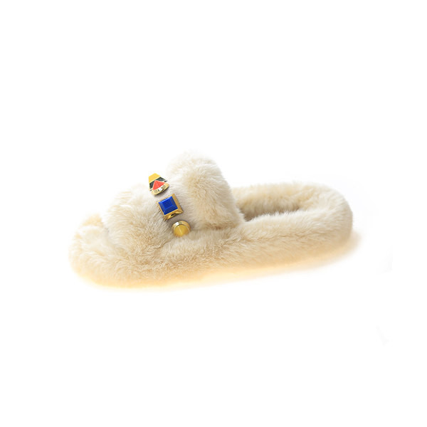 Papuci de puf pentru femei cu elemente 3D