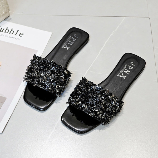 Papuci de dama in negru cu margele