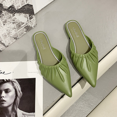 Model ženskih papuča na špic od eko kože