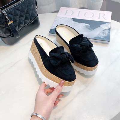 Γυναικείες casual παντόφλες από οικολογικό σουέτ και κορδέλα