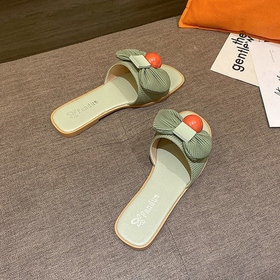 Καθημερινές γυναικείες παντόφλες με κορδέλα και τρισδιάστατο στοιχείο