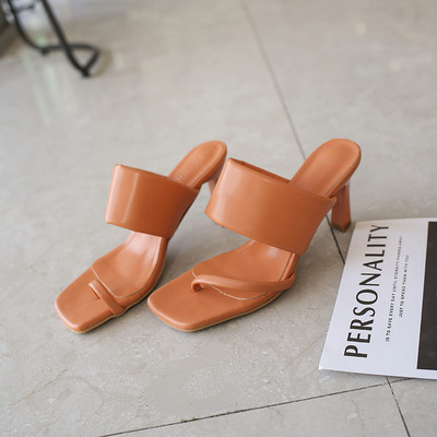 Γυναικείες μοντέρνες παντόφλες με χαμηλό τακούνι από οικολογικό δέρμα