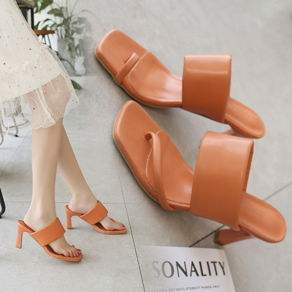 Γυναικείες μοντέρνες παντόφλες με χαμηλό τακούνι από οικολογικό δέρμα