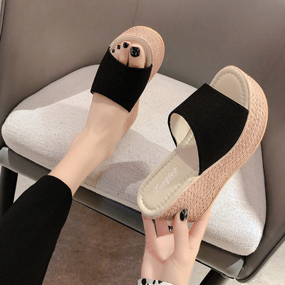 Elegantne ženske papuče s platformom u tri boje pogodne za ljeto