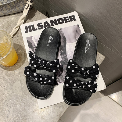 Καθημερινές γυναικείες παντόφλες  με κορδέλες