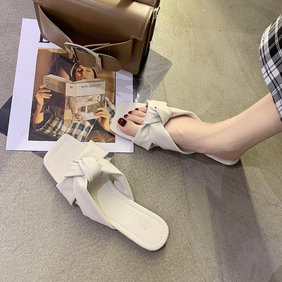 Γυναικείες έκο δερμάτινες παντόφλες σε τρία χρώματα κατάλληλες για το καλοκαίρι