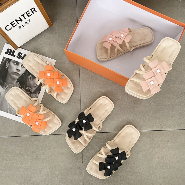 Moderne ženske ljetne papuče s ravnim potplatom