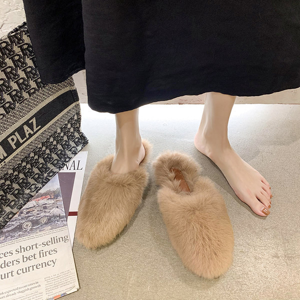 Γυναικείες παντόφλες  μυτερό μοντέλο