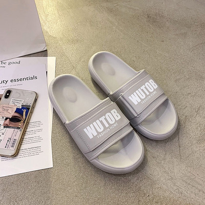 Papuci de damă cu talpă plată și inscripție