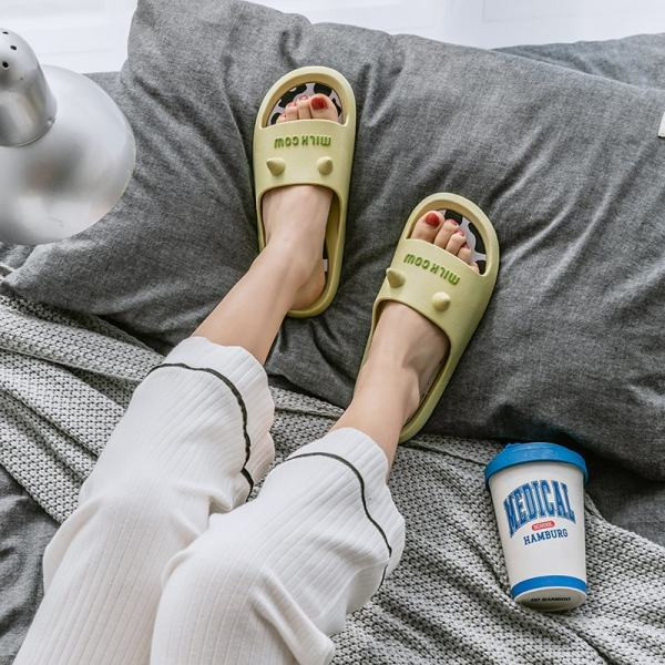 Ženske casual papuče sa animal printom i 3D elementima