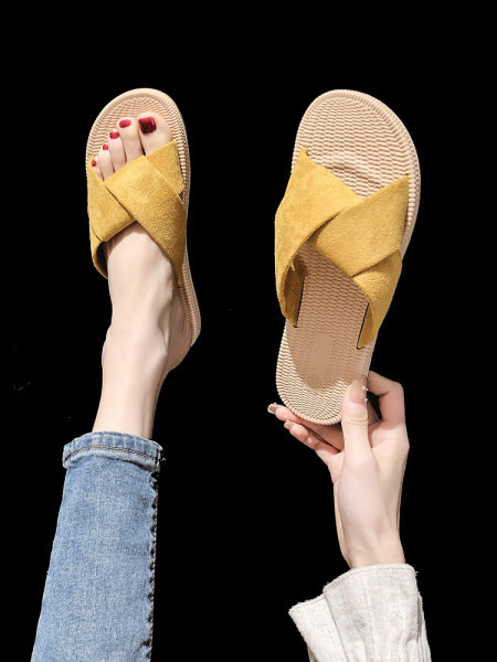 Γυναικείες casual παντόφλες από οικολογικό σουέτ με επίπεδη σόλα