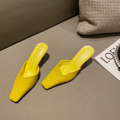 Νέο μοντέλο γυναικείες παντόφλες με τακούνι ύψους 5 cm - τρία χρώματα