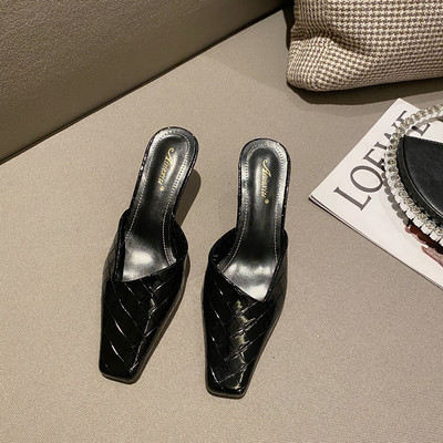 Νέο μοντέλο γυναικείες παντόφλες με τακούνι ύψους 5 cm - τρία χρώματα