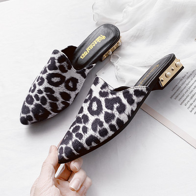 Papuci casual model ascutit cu model animal