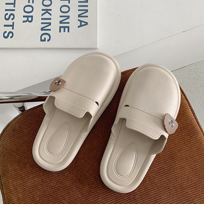 Γυναικείες έκο δερμάτινες παντόφλες με τρισδιάστατο στοιχείο