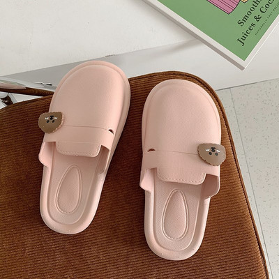 Γυναικείες έκο δερμάτινες παντόφλες με τρισδιάστατο στοιχείο