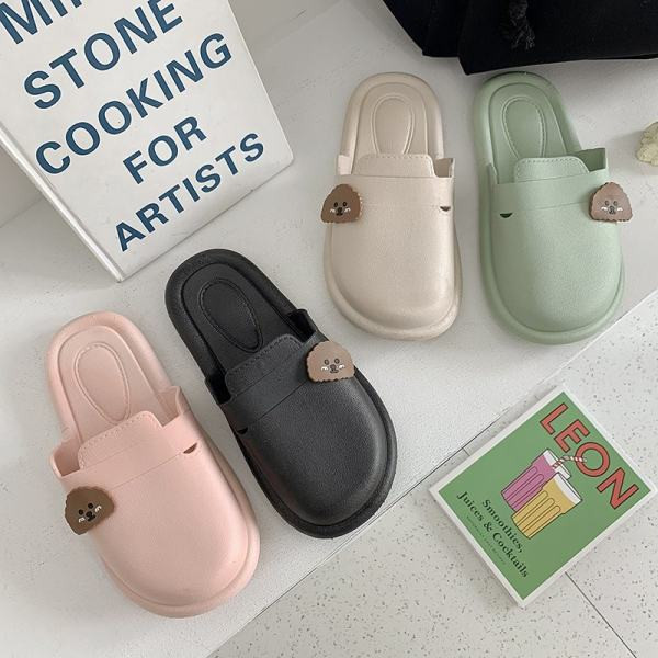 Papuci de dama din piele cu element 3D