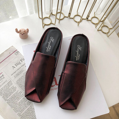 Γυναικείες παντόφλες από οικολογικό δέρμα με επίπεδη σόλα