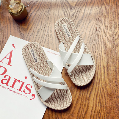 Γυναικείες casual παντόφλες με δερμάτινα λουράκια