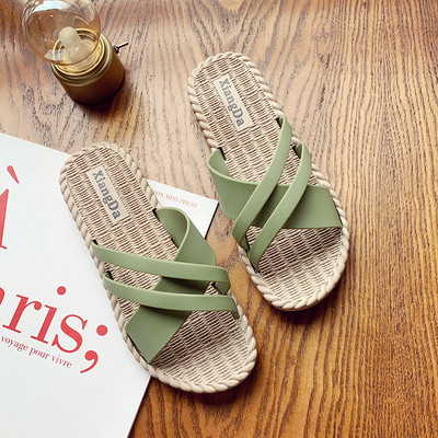 Γυναικείες casual παντόφλες με δερμάτινα λουράκια