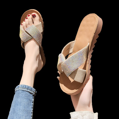 Παντόφλες casual γυναικείες με επίπεδη σόλα σε δύο χρώματα