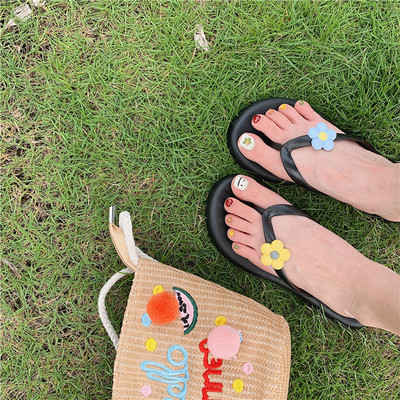 Γυναικεία casual σαγιονάρες σε διάφορα μοντέλα