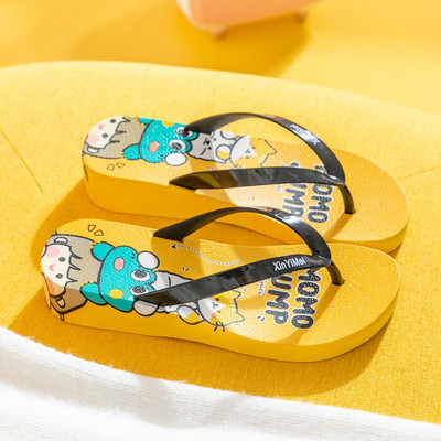 Γυναικείες σαγιονάρες με επίπεδη σόλα