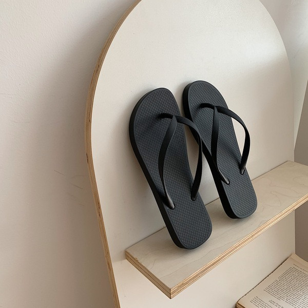 Νέο μοντέλο γυναικείες σαγιονάρες σε τέσσερα χρώματα