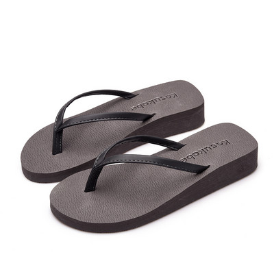 Γυναικείες σαγιονάρες με λεπτά λουράκια