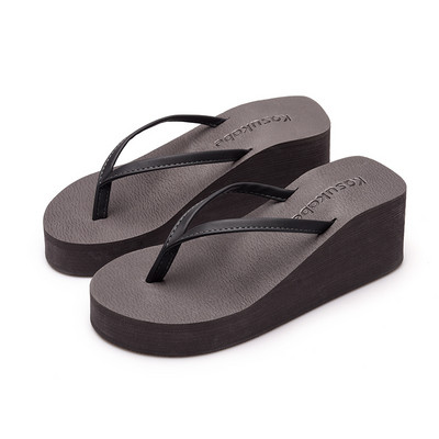 Γυναικείες σαγιονάρες με λεπτά λουράκια