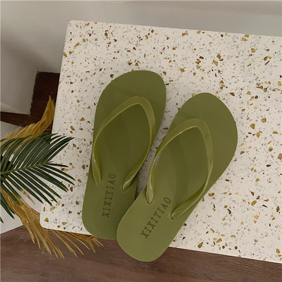 Γυναικεία σαγιονάρες με επιγραφή