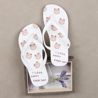 Νέο μοντέλο γυναικείες παντόφλες με επίπεδη σόλα κατάλληλες για το καλοκαίρι