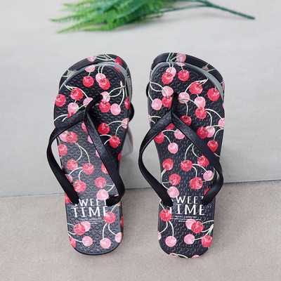 Νέο μοντέλο γυναικείες παντόφλες με επίπεδη σόλα κατάλληλες για το καλοκαίρι