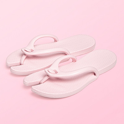 Νέο μοντέλο γυναικείες παντόφλες με επίπεδη σόλα - δύο μοντέλα