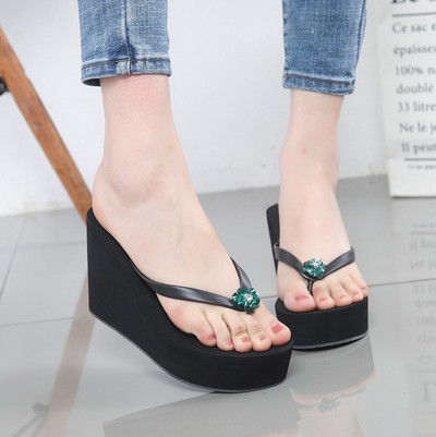 Γυναικείες παντόφλες με πλατφόρμα 10 cm και διακοσμητικές πέτρες