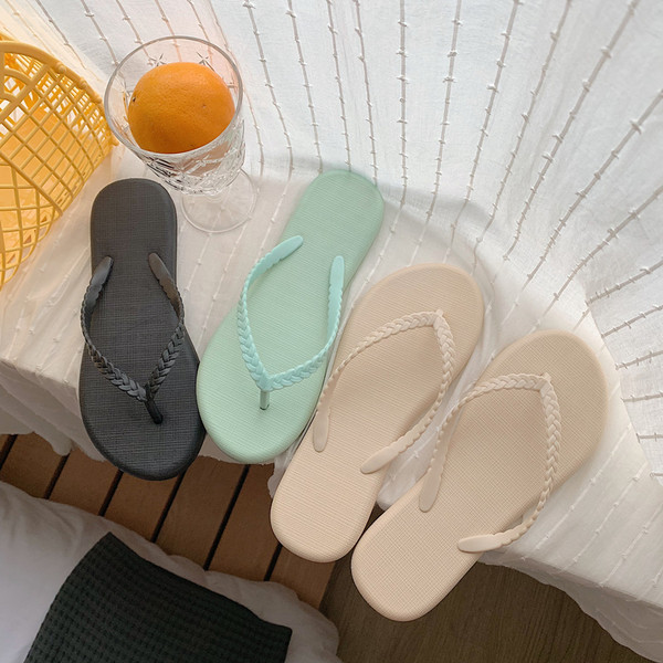 Model uni de papuci de dama in trei culori