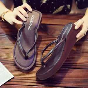 Ženske kožne papuče kroz prste - dva modela