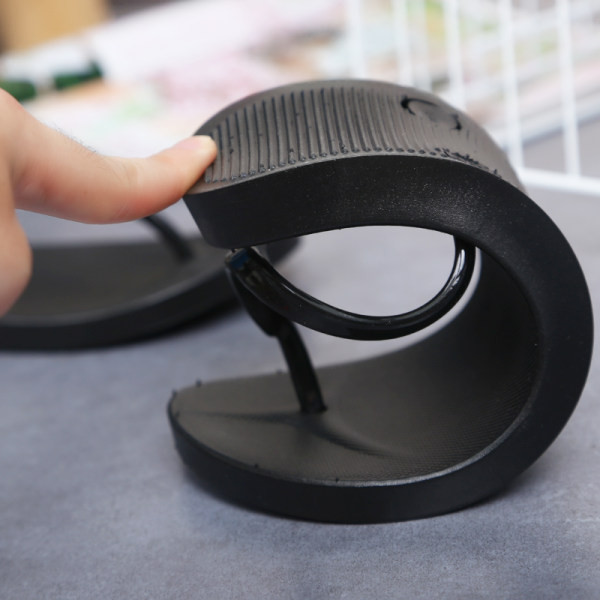 Γυναικείες σαγιονάρες - δύο μοντέλα