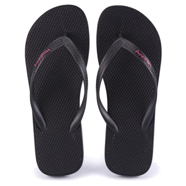 Γυναικείες σαγιονάρες σε τέσσερα χρώματα