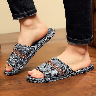 Papuci de dama cu model floral potriviti pentru vara