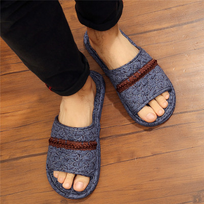 Papuci de dama cu model floral potriviti pentru vara