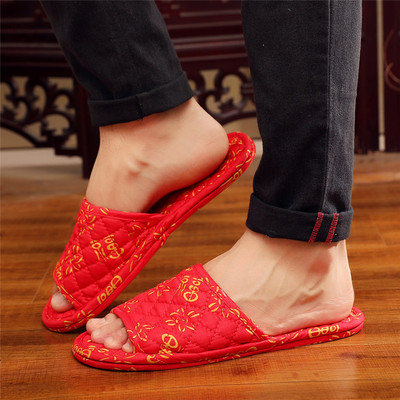 Papuci de dama cu model floral potriviti pentru vara