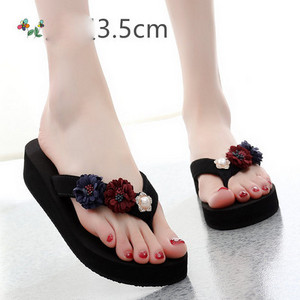 Παντόφλες μοντέρνες γυναίκες με τρισδιάστατο στοιχείο - διάφορα χρώματα