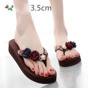 Παντόφλες μοντέρνες γυναίκες με τρισδιάστατο στοιχείο - διάφορα χρώματα