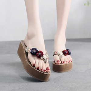 Παντόφλες μοντέρνες γυναίκες με τρισδιάστατο στοιχείο - διάφορα χρώματα