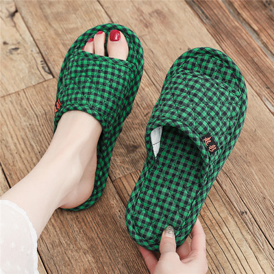 Καρό γυναικείες παντόφλες με επίπεδη σόλα σε διαφορετικά χρώματα