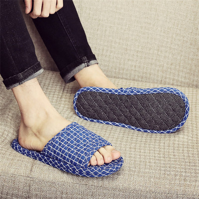 Καρό γυναικείες παντόφλες με επίπεδη σόλα σε διαφορετικά χρώματα