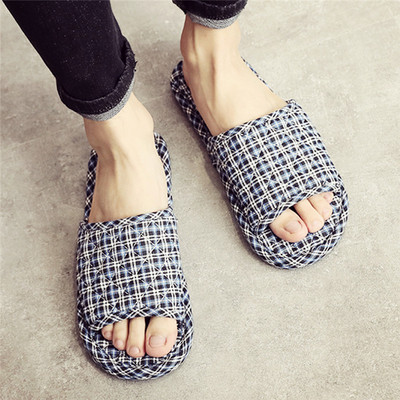 Καρό γυναικείες παντόφλες με επίπεδη σόλα σε διαφορετικά χρώματα