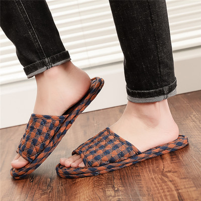 Καρό γυναικείες παντόφλες με επίπεδη σόλα σε διαφορετικά χρώματα